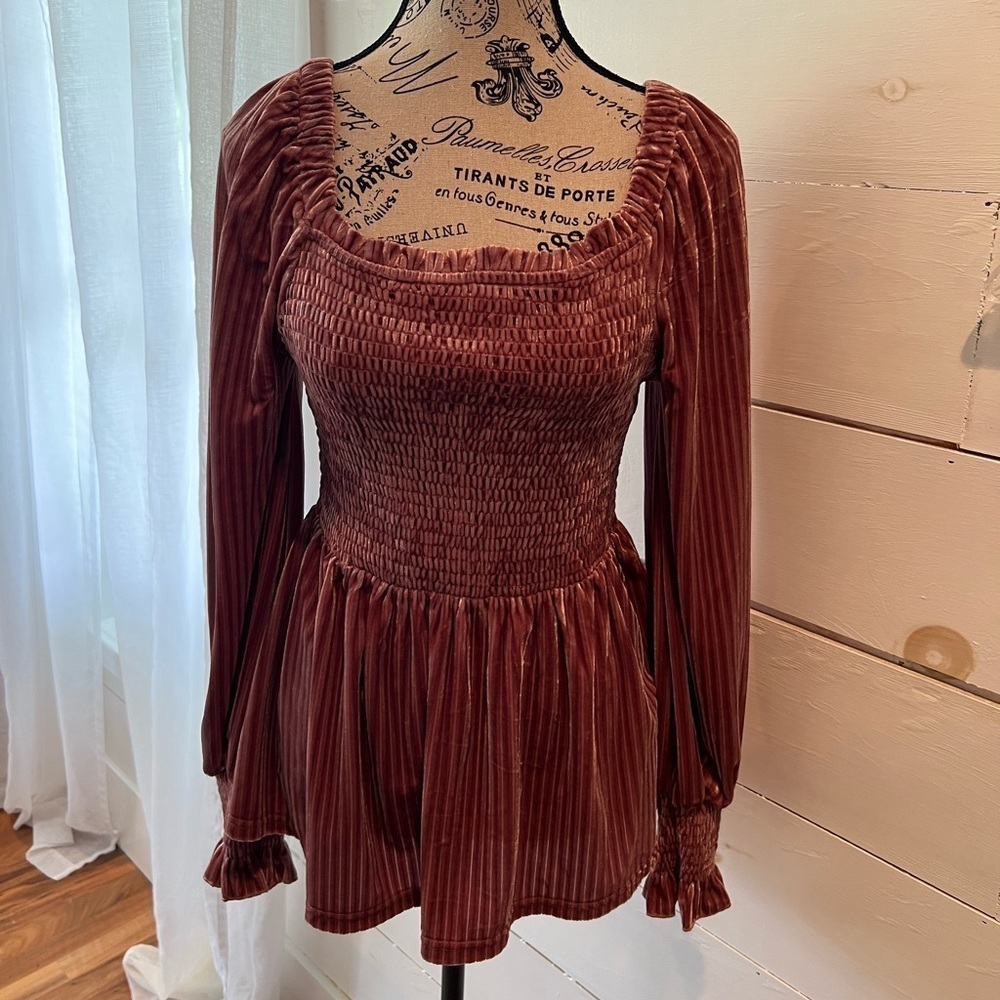 SHEIN Elegant Ruched Dusty Rose Pink Velvet Top, size M, EUC, elastic sleeves